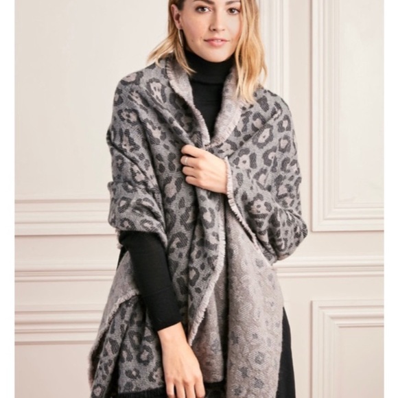 ⭐️ HOST PICK ⭐️ Brand New Stella & Dot Scarf - Picture 2 of 5